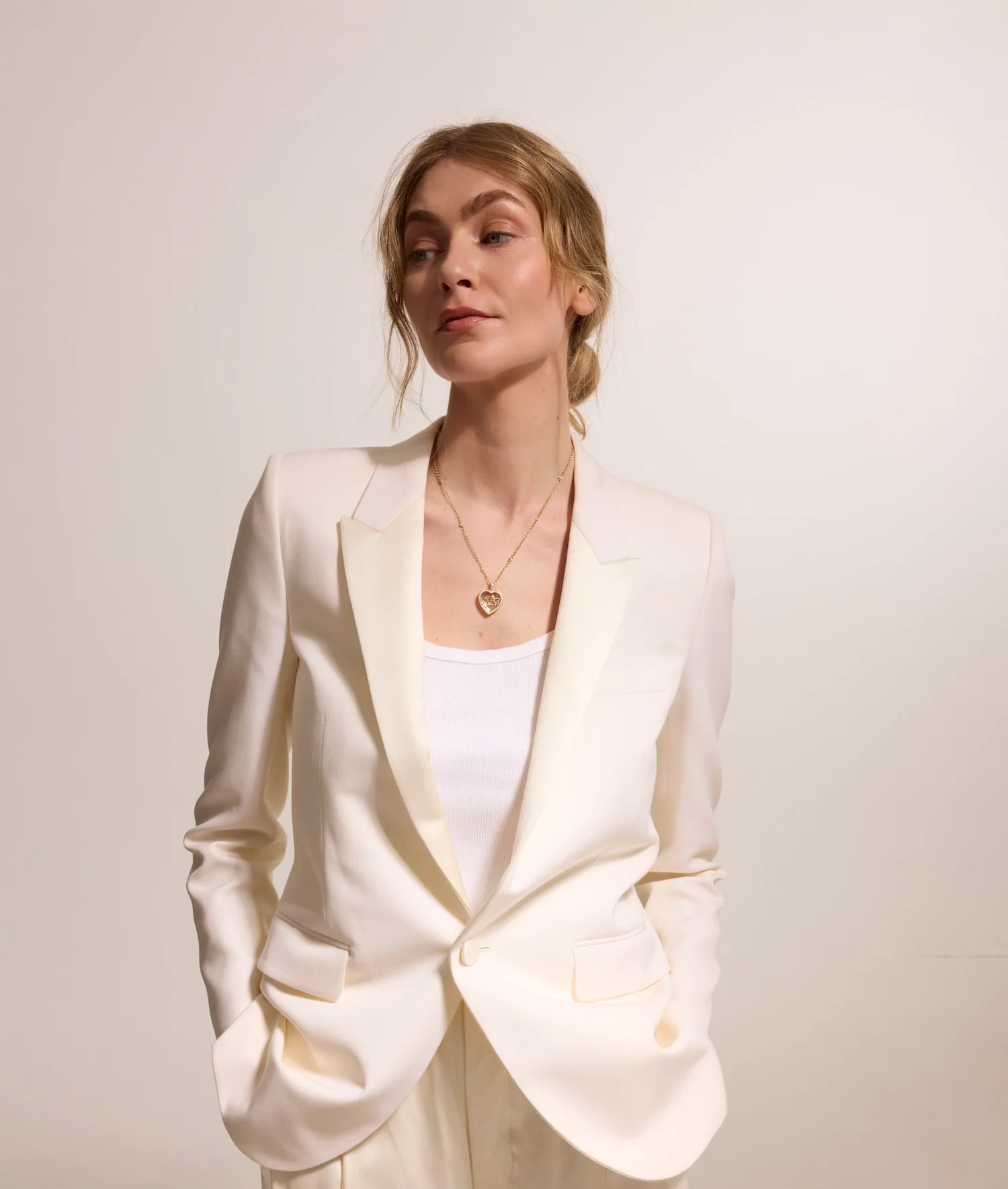 Heritage Diamond Heart Gold Locket 18k - Image 5